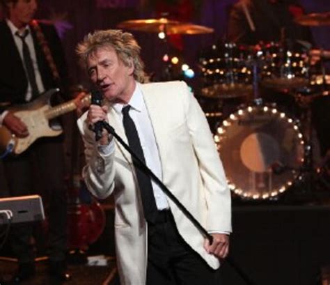 Rod Stewart Dedicates Song To The Daughter He Gave Up For Adoption