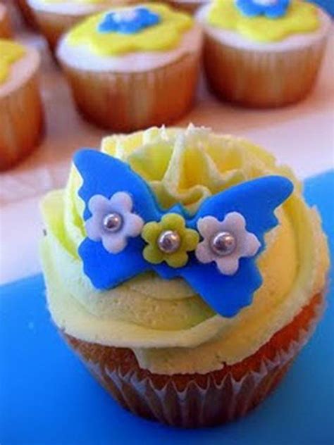 I love diy, decorating and design and like any girl…shopping and lunch! Easy Thanksgiving Cupcake Decorating Ideas - family ...