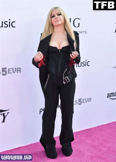 top avril lavigne flaunts her sexy boobs at variety s 2021 music hitmakers brunch in la 80 photos