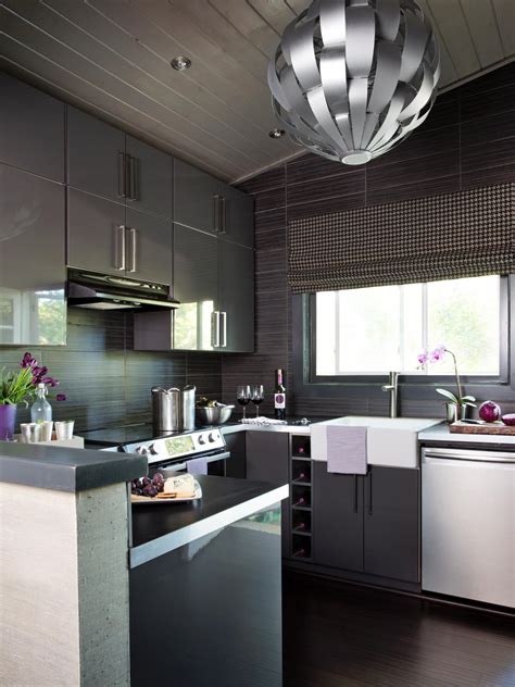 #kitchen idea of the day: Small Modern Kitchen Design Ideas: HGTV Pictures & Tips | HGTV