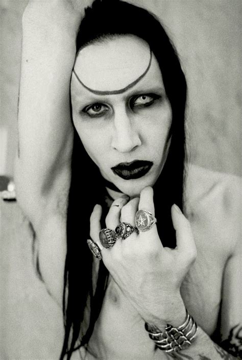 Marilyn manson's ex ashley morgan smithline 'thought he was going to kill' her during abusive relationship in one of people's cover stories this week, smithline details the horrific abuse she says. Historias de Rock: Marilyn Manson en Monterrey 2003