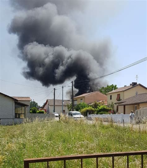 Un incendie est en cours le long de la n4 à rhisnes (la bruyère) dans la province de namur. Fleurance : un incendie en cours dans une maison de la ...