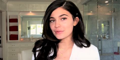 8 Revealing Facts We Learned From Kylie Jenners Vogue Get Ready With Me Video Narcity