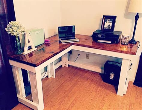 Tabletote do it yourself computer desk is a sort of mobile laptop computer desk that is made from wood and it is generally foldable. Corner desk | Diy corner desk, Home office design, Diy ...