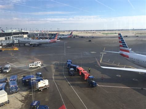 Ord American Airlines Admirals Club Reviews And Photos Terminal 3