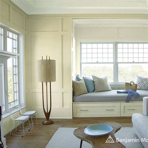 Full paint colour review of sherwin williams creamy. Benjamin Moore Color..."man on the moon." A warm cream ...