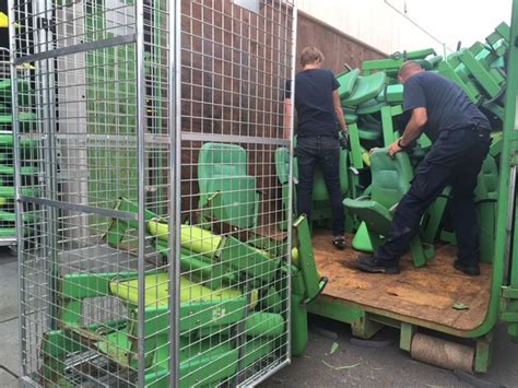 Check spelling or type a new query. FC Groningen vervangt 2300 stoelen in stadion - OOG Radio ...