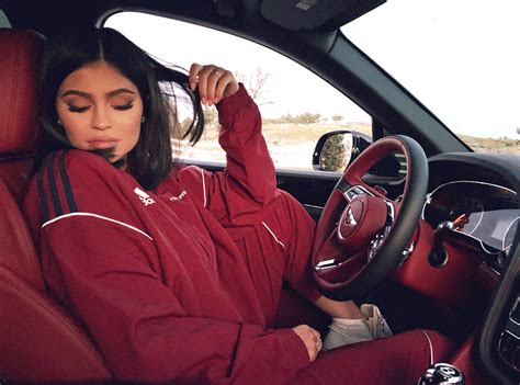 kylie jenner is officially back on instagram with a sultry snapshot on kardashians e news