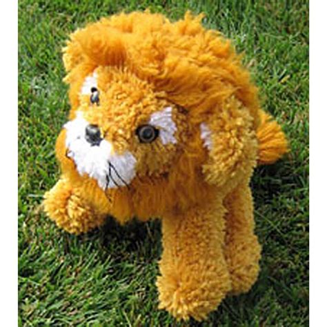 Lion HuggablesÖ Stuffed Animal Kit