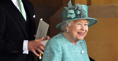 Ce château mérite complètement sa place dans le top 10 des plus beaux châteaux d'angleterre. La reine Elisabeth II d'Angleterre assiste à une cérémonie ...