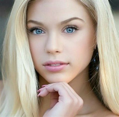 Kaylyn Slevin Fair Skin Makeup Beautiful Long Hair Beautiful Blonde