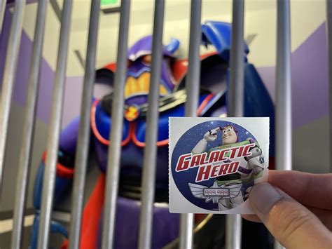 Guide To Buzz Lightyears Space Ranger Spin At Magic Kingdom