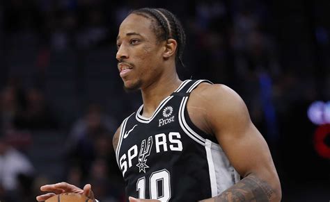Spurs Demar Derozan Opts In For Final Season Of His Contract