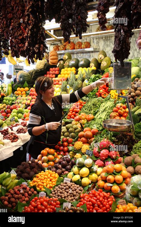 Female Market Trader Selling Fresh Fruits Stock Photo Alamy