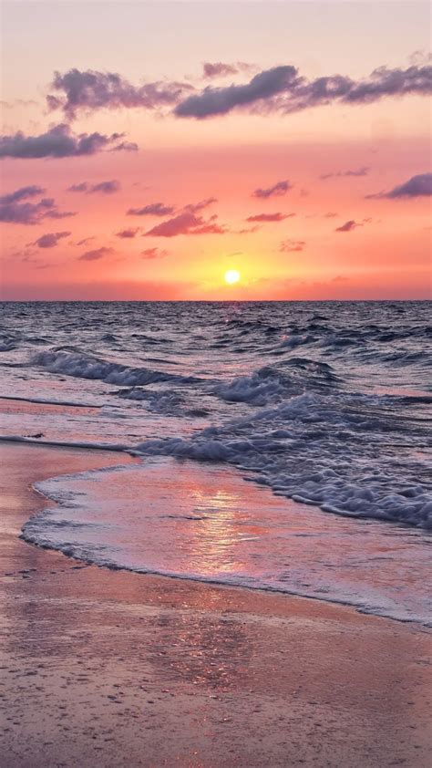 Share your thoughts, experiences, and stories behind the art. Coucher de soleil sur la plage | Beach sunset wallpaper ...
