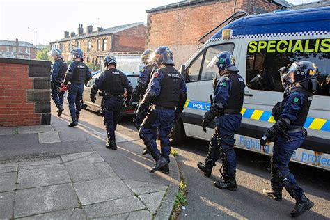 Rochdale News News Headlines Seven People Arrested In Dawn Drug