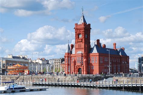 En anglais, le pays de galles porte le nom de wales, et gallois se dit welsh. Cardiff, capitale du pays de Galles : Idées week end Pays ...