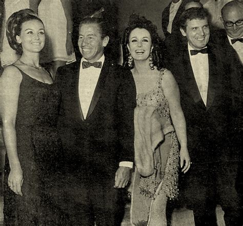 Add some information about gloria maría ureta. Simplemente Saby Kamalich (1939-2017) | Arkivperu