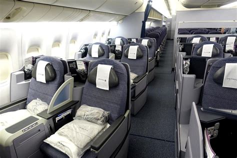 United 777 200 First Class