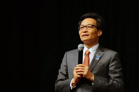 Phó thủ tướng vũ đức đam sinh ra trong một gia đình nông dân ở vùng quê nghèo của hải dương. Phó Thủ tướng Vũ Đức Đam: Tuyển Việt Nam hãy thi đấu vì màu cờ sắc áo | Lao Động Online ...