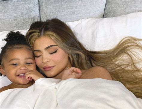 Kylie Jenner And Stormi Shot A Vogue Cover At Home On An Iphone