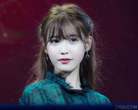 Pin By Charamel L On Iu Hairstyles With Bangs Korean Hairstyle