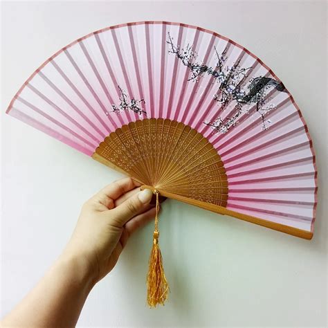 China Wind Folding Fan High Quality Cotton Fan Wedding Pocket 100