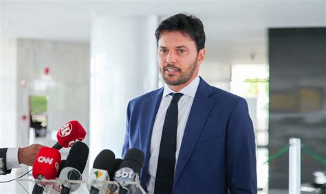 Fabio faria assumiu cargo de ministro das comunicações (foto: Minicom apresenta PL para transformar Anatel em Anacom ...