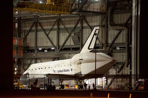 Space Shuttle Discovery Returns To Runway For Ride To Smithsonian