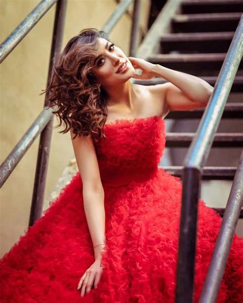 Host bhai.questions urdu main karna chahie thy aur awaz bhi clear kro. Mehwish Hayat Looking Gorgeous In Her Latest Pictures ...