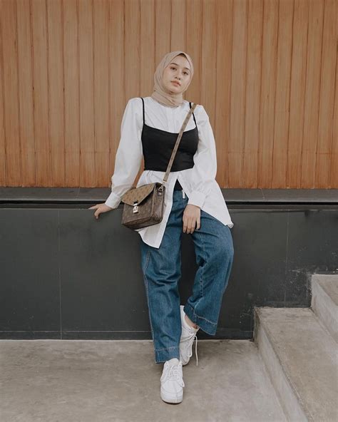 Ikuti 7 Inspirasi Fashion Hijab Dengan Celana Jeans Yang Kekinian Bukareview