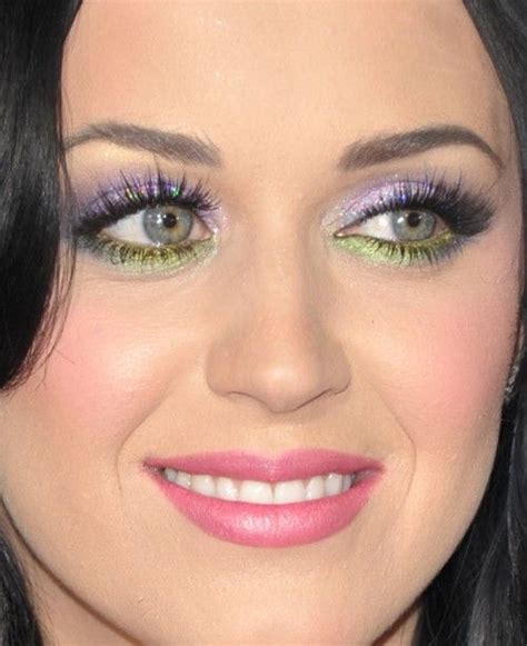 Love Katy Perrys Eye Makeup In This Pic Suits Her Katy Perry Makeup