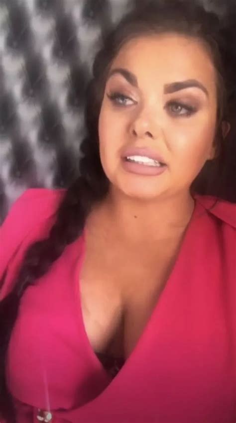 Scarlett Moffatt Shows Off Cleavage And A Cheeky Hint Of Leopard Print Bra Hot Lifestyle News