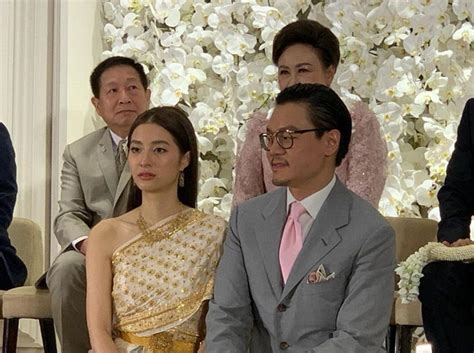 มิว นิษฐา อัปเดตงานแต่งงาน แฮปปี้ ไฮโซเซนต์ ธราภุช น่ารัก ใส่ใจทุกรายละเอียด พาออกรายการโชว์หวานจนคนอิจฉา เผยภูมิใจ. อัลบั้มภาพ มิว นิษฐา แต่งงาน ไฮโซเซนต์ ธราภุช เข้าพิธี ...