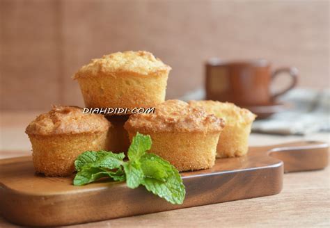 Memanggang lapis legit membutuhkan api atas. Diah Didi's Kitchen: Bolu Kelapa | Makanan, Memanggang kue ...