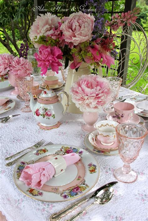 un te en el jardin para mama tea party table high tea party tea party garden garden parties