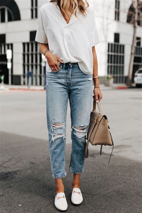 Ideas How To Wear Mom Jeans Complete Style Guide In