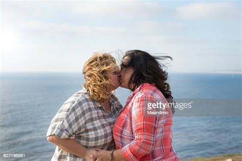 Interracial Lesbian Kissing Bildbanksfoton Och Bilder Getty Images