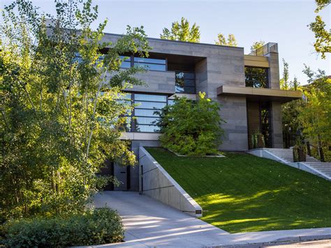Town Residential Calgary Real Estate Brokerage