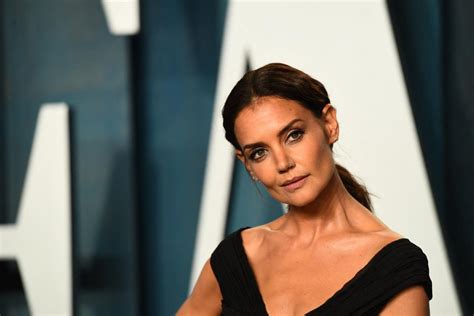 katie holmes wows the oscars with youthful look