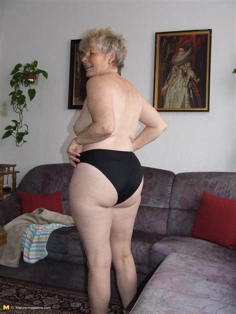 Naughty Older Lady Showing Off Her Naked Body Free Nude Porn Photos