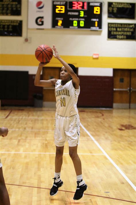 HC takes conference wins over Western Harnett