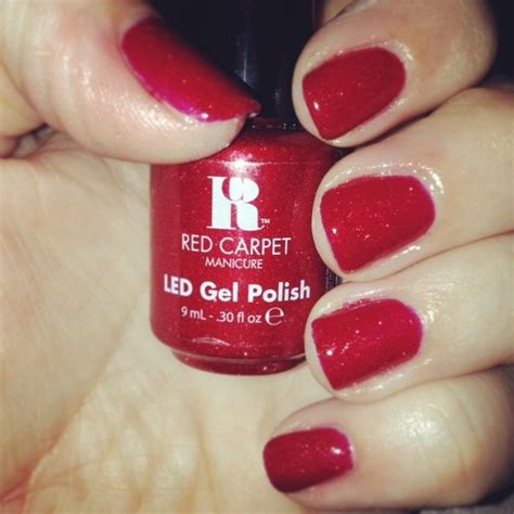 Red Carpet Manicure In The Sparkly Color Only In Hollywood So Perfect