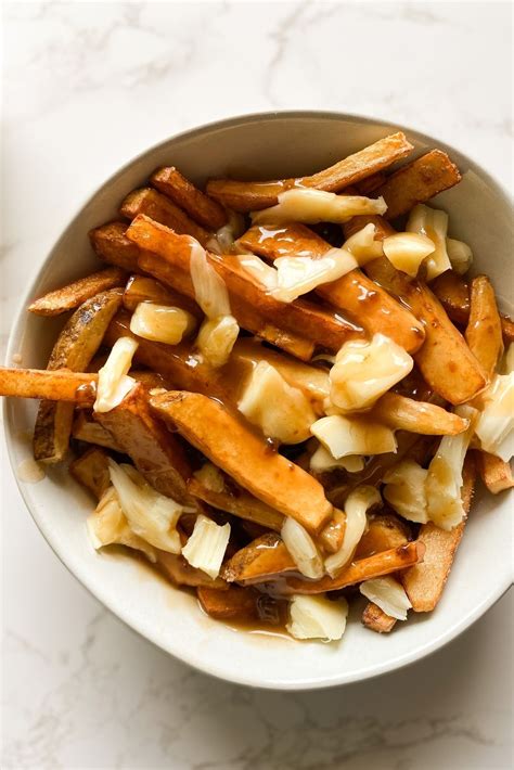 This Poutine Recipe Makes The Ultimate Midnight Snack Recipe In 2021