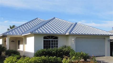 Atap sendiri ada banyak jenisnya, mulai dari atap genteng, atap asbes, sampai atap upvc alderon. √ Daftar Harga Seng Galvalum Per Lembar Terbaru (2021)