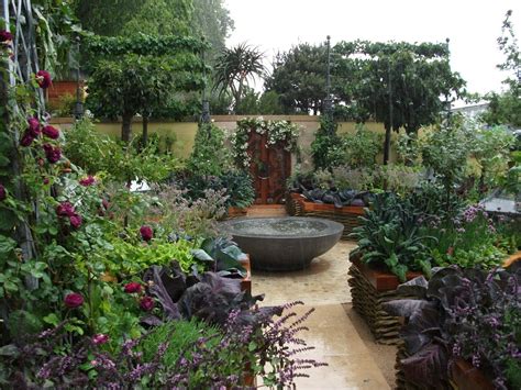 Flowers are the easiest, most direct way to add color and visual interest to your garden. Annie's Little Plot: Chelsea Flower Show - The Show Gardens