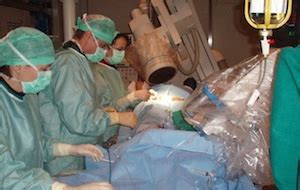 Herzrhythmusstörungen sind zu langsame, zu schnelle oder unregelmässige herzschläge, herzstolpern. Herzkatheterinterventionen