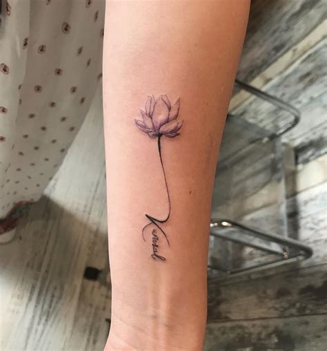60+ Simple and Pretty Flower Tattoos Design Ideas - Soflyme