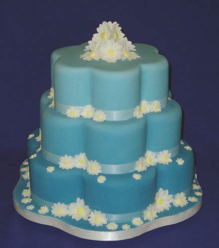 Blue Daisies Wedding Cake Wow Cakes By Wendy Broadhead