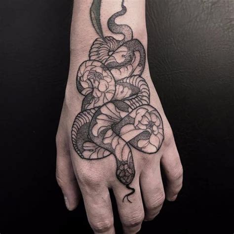 A coiled snake tattoo shows the world that you have a deadly persona lurking underneath your seemingly composed and collected exterior. Scary Snake Tattoose On The Leg / 50+ Cool Snake Tattoo Ideas Who Love Elongated Lines - Check ...